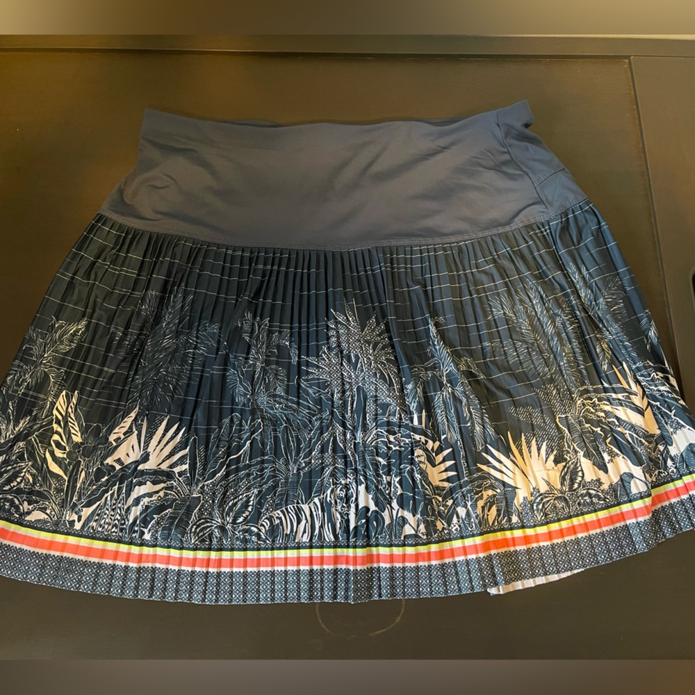 Lucky in love pleated golf skort